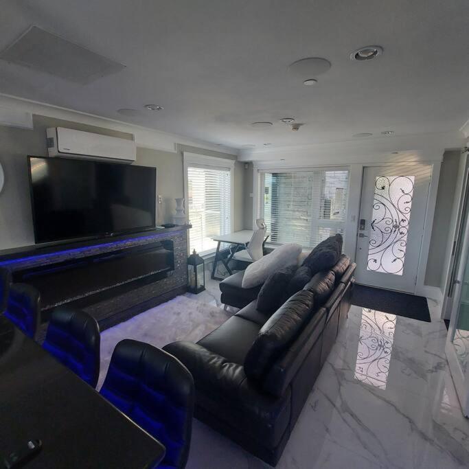 バンクーバーBeautiful Bright 3 Bed Townhouseアパートメント エクステリア 写真