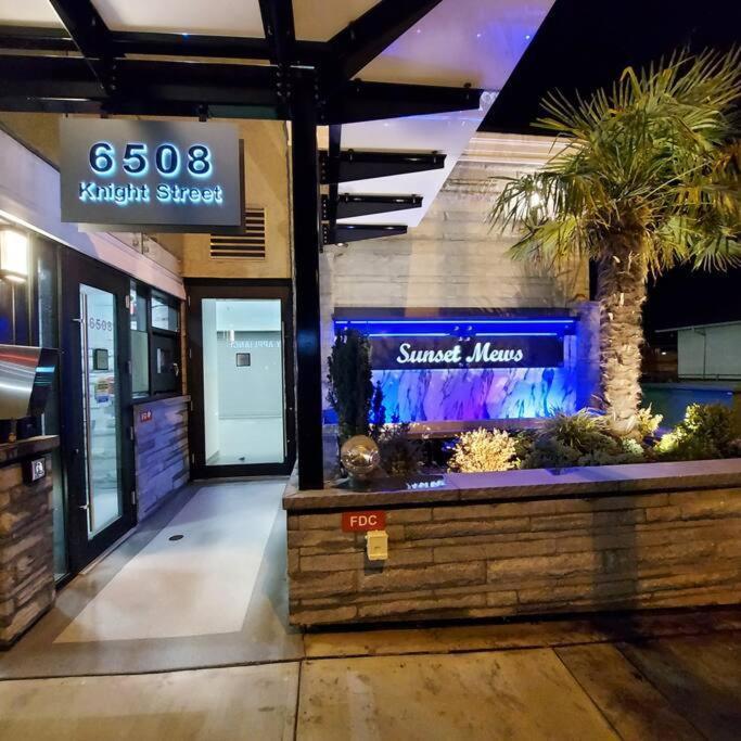 バンクーバーBeautiful Bright 3 Bed Townhouseアパートメント エクステリア 写真