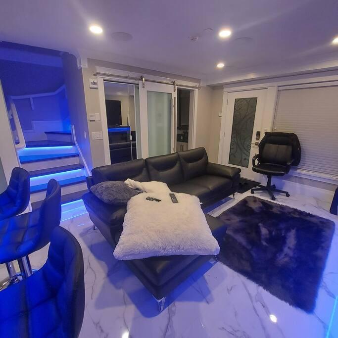 バンクーバーBeautiful Bright 3 Bed Townhouseアパートメント エクステリア 写真