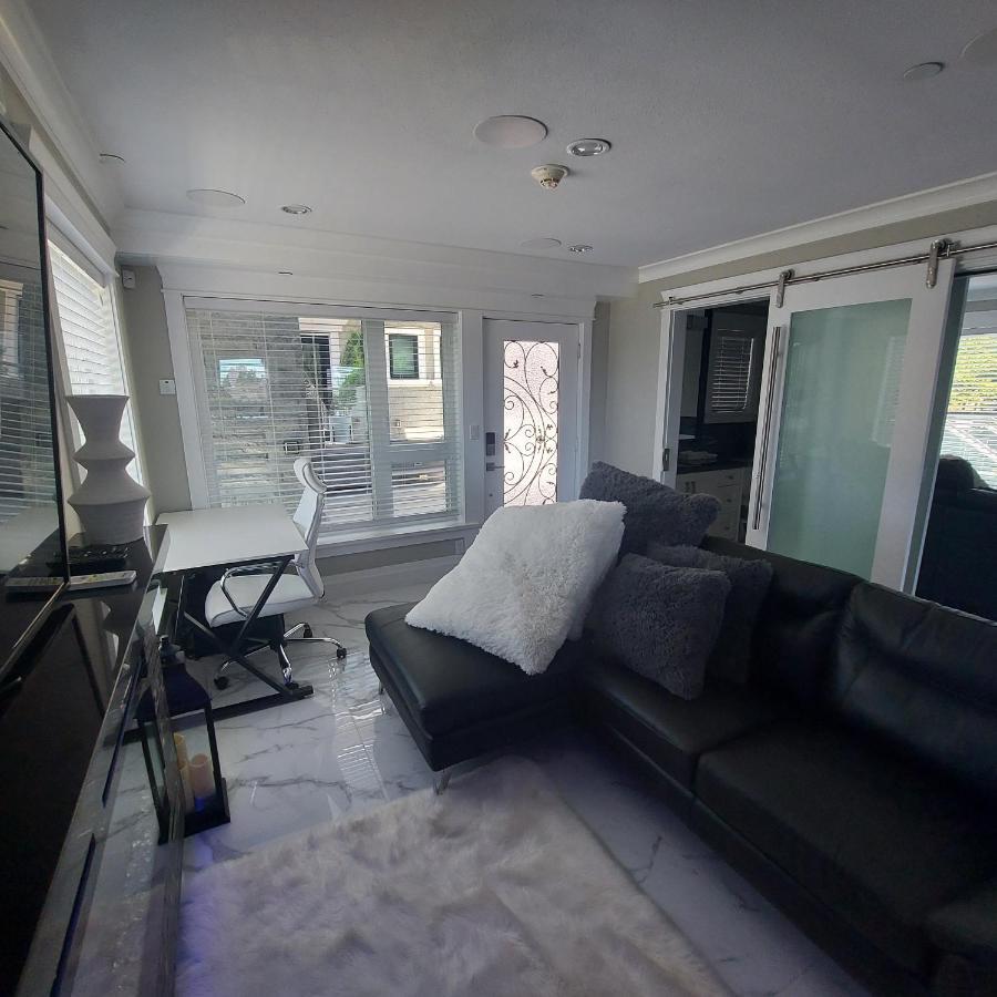 バンクーバーBeautiful Bright 3 Bed Townhouseアパートメント エクステリア 写真