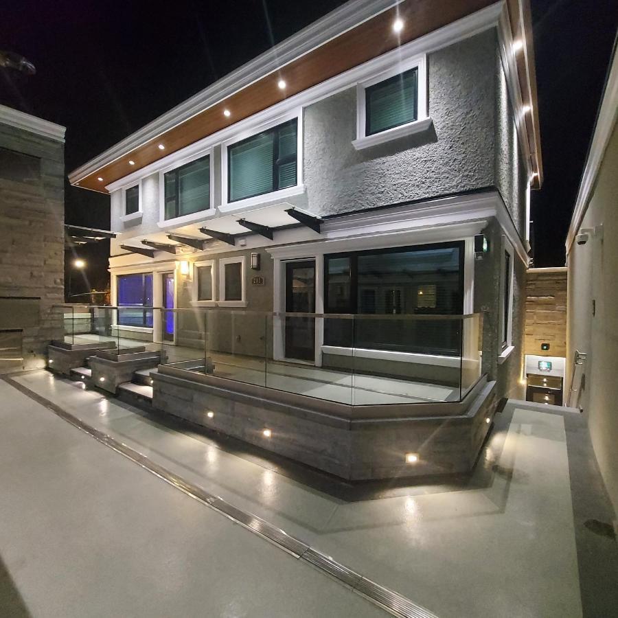 バンクーバーBeautiful Bright 3 Bed Townhouseアパートメント エクステリア 写真