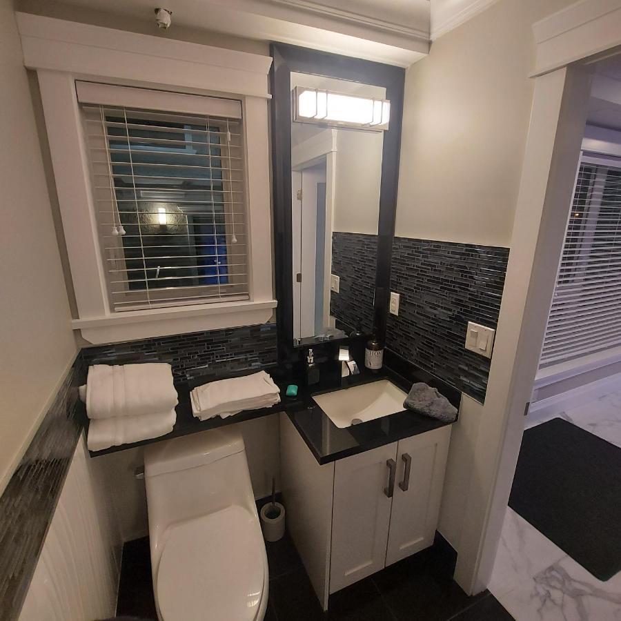 バンクーバーBeautiful Bright 3 Bed Townhouseアパートメント エクステリア 写真