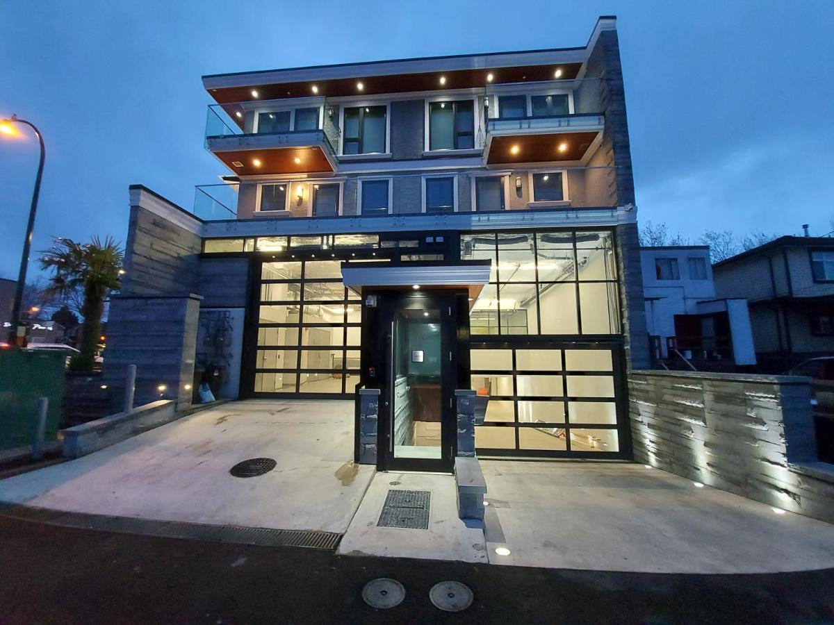 バンクーバーBeautiful Bright 3 Bed Townhouseアパートメント エクステリア 写真