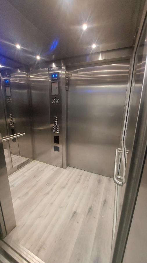 バンクーバーBeautiful Bright 3 Bed Townhouseアパートメント エクステリア 写真