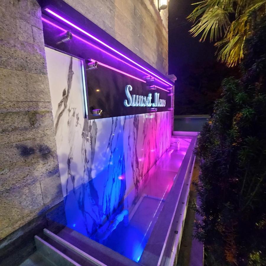 バンクーバーBeautiful Bright 3 Bed Townhouseアパートメント エクステリア 写真